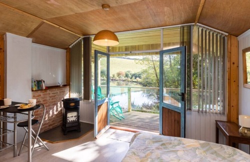 Truro Cabina | Boathouse cabin dog friendly, close to beaches