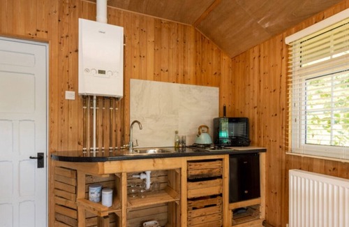 Truro Cabina | Boathouse cabin dog friendly, close to beaches