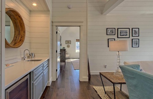 Dillard Cabaña | Boathouse Cottage @ Julep Farms - Cerca de las tierras altas