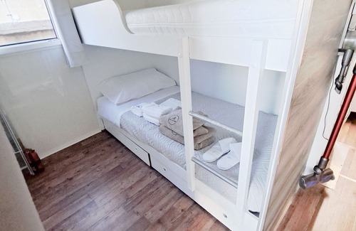 Porto Levante Alquiler De Eote | Casa flotante "Delta del Po" con terraza, bañera de hidromasaje y Wi-Fi