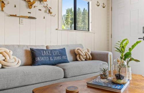 Bayview Casa | Boats N Rows Float Home