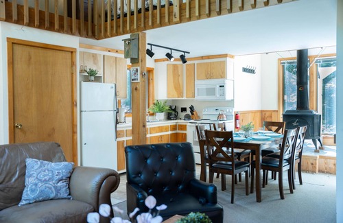 Killington Casa | Bob's Sled Lodge – 2BR Killington Retreat Near Slopes & Trails