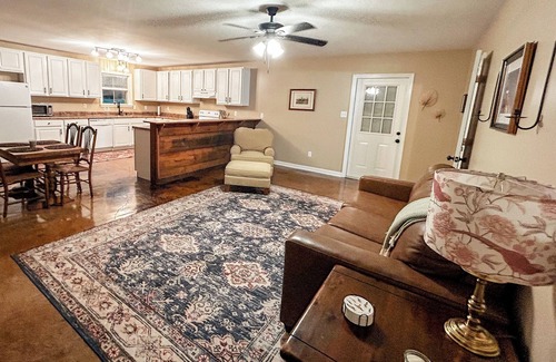 Mount Pleasant Casa | Bobwhite's Retreat: A peaceful country getaway!
