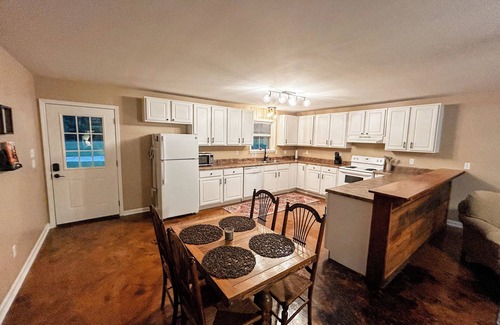 Mount Pleasant Casa | Bobwhite's Retreat: A peaceful country getaway!