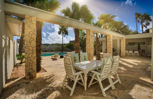 Malmok Villa | Boca Catalina Beach Villa