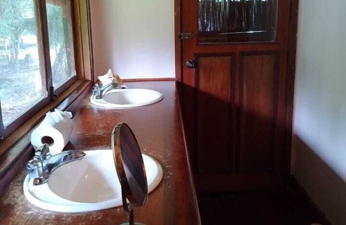 Carenero Island Hotel | Bocas Beachfront Lodge