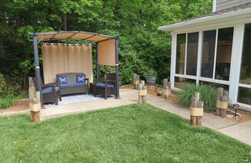 Put-in-Bay Hotel | Bodee's Bungalow Adults Only Couples Only Boutique Hotel
