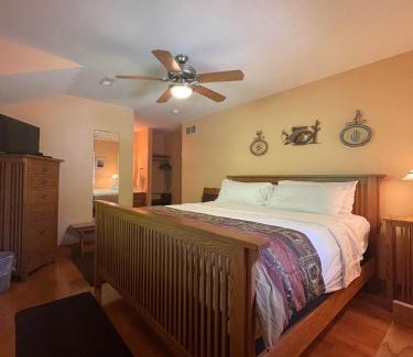 Put-in-Bay Hotel | Bodee's Bungalow Adults Only Couples Only Boutique Hotel