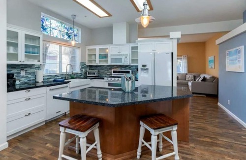 Old Town Casa | Bodega Bay Beach Bungalow