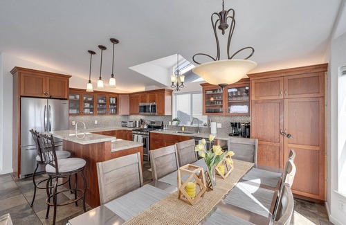 Sereno del Mar Casa | Panoramic ocean views with 3 king beds, 2 units, firepit and fireplace!