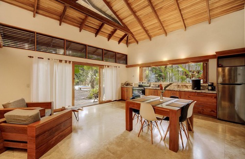 Chiguata Chalet De Esquí | Bodhi&Nirvana Houses. Casas tropicales estilo balinés