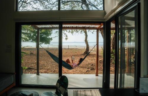 Las Escobas del Venado Apartamento | Body - Oceanfront Jungle Loft