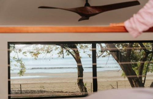 Las Escobas del Venado Apartamento | Body - Oceanfront Jungle Loft