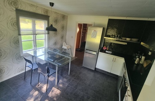 Mullsjo Municipality Casa | Boende med Bastu och Jacuzzi på Landet Intill sjö med Fiskemöjligheter