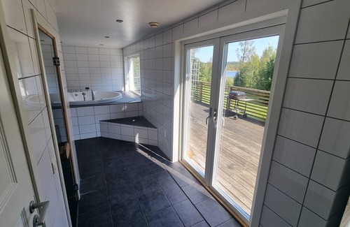 Mullsjo Municipality Casa | Boende med Bastu och Jacuzzi på Landet Intill sjö med Fiskemöjligheter