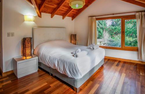 Puerto Manzano Casa | BOG La Florcita - Casa en Puerto Manzano rodeada de bosque