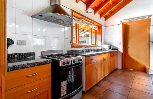 Puerto Manzano Casa | BOG La Florcita - Casa en Puerto Manzano rodeada de bosque