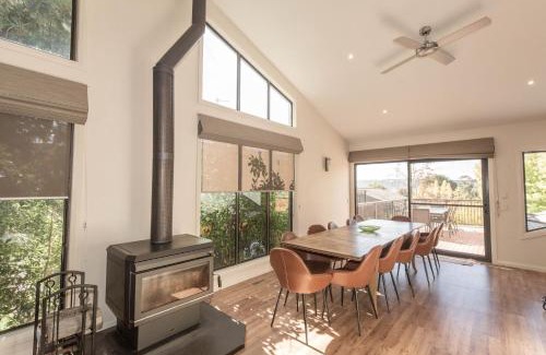 Jindabyne Casa | Bogong Lakeview 1 of 19 Bogong Street