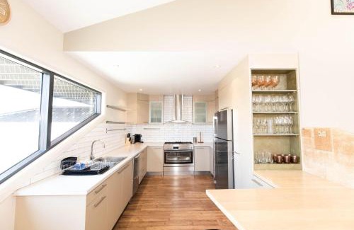 Jindabyne Casa | Bogong Lakeview 1 of 19 Bogong Street