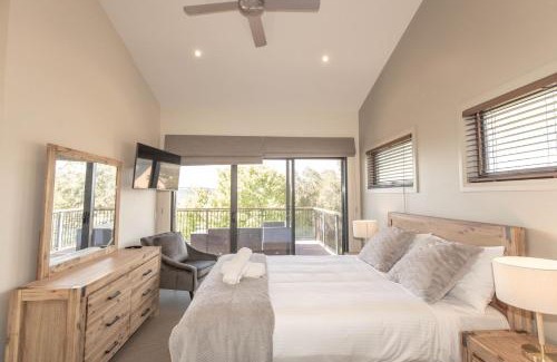 Jindabyne Casa | Bogong Lakeview 1 of 19 Bogong Street