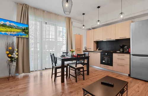 Bucharest Apartamento | Bohemian Apartment with balconies
