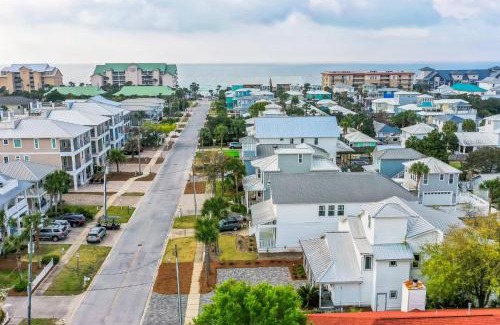 Crystal Beach Casa | Bohemian Beach Retreat Fully Stocked Villa Near Beach w Pool Outdoor Dining