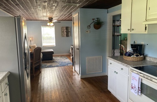 Inverness Casa | Bohemian Bike 2-BR Cottage in Downtown Inverness