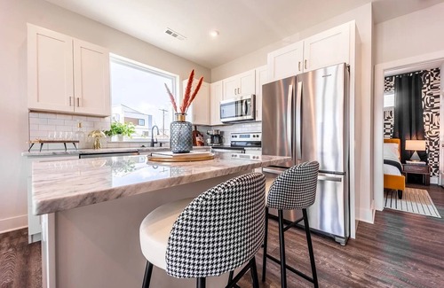 Whitebridge Casa | Bohemian Binary 232 & 234-2 Homes-Mins to Midtown