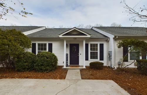 Augusta Casa | Bohemian Bungalow: 2BR Townhome