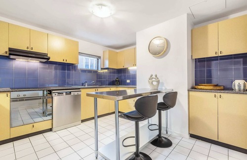 Chinatown Condominio | Bohemian Chic - Quirky & Eccentric Downtown Escape