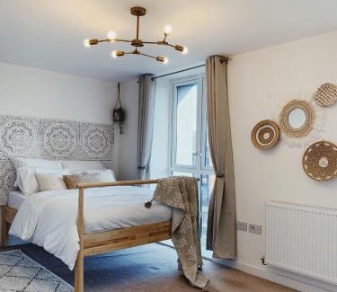 Reading City Centre Apartamento | BOHEMIAN DELUXE 2 Bed Serviced Apt & Free Parking!