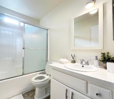 Burbank Casa | Bohemian Dream- 2BR, Retreat Near Hollywood -BR6