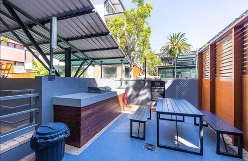 Teneriffe Apartamento | Bohemian Luxe, Teneriffe. Where quiet comfort and vibrant city living meet.