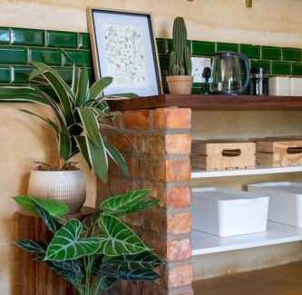 Die Boord Apartamento | Bohemian Private Flat, Aircon, Secure Parking