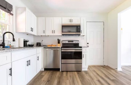 Newton Casa | Bohemian Retreat |Newly Remodeled with New Hot tub