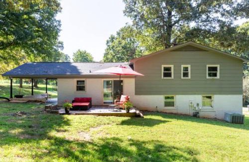 Newton Casa | Bohemian Retreat Newly Remodeled with New Hot tub