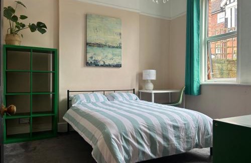 St Leonards-On-Sea Casa | Bohemian Rhapsody