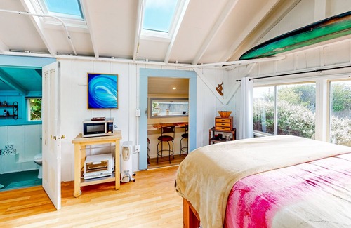 Old Town Apartamento | Bohemian water view retreat with well-stocked kitchenette, internet, & patio