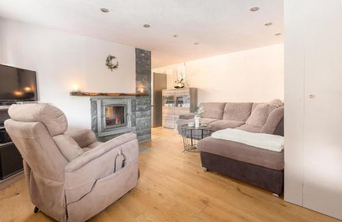 Bohinjska Bistrica Casa | Bohinj Cottage Pr' Maricki - house in nature with hot tub & sauna