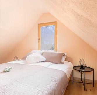 Bohinjska Bistrica Casa | Bohinj Cottage Pr' Maricki - house in nature with hot tub & sauna