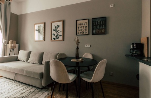 Zentrum-Ost Apartamento | *Boho* 2-room apartment with eat-in kitchen and balcony - Luga Homes - Townhouse