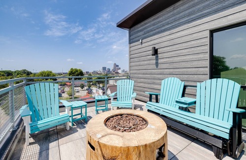 Downtown Des Moines Apartamento | Boho 2B1B w/Wi-Fi, Balcony Views, Coffee + Parking