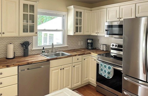 Newark Casa | Boho 3 Bedroom House in Newark, DE - Ideal for Mid Term Rental