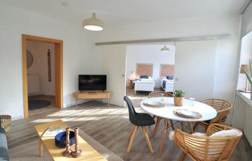 Holsterhausen Apartamento | BOHO APARTMENT: NETFLIX + BALCONY + BATHTUB