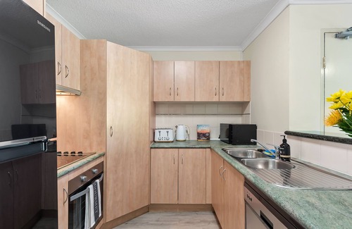 New Farm Apartamento | Boho Beauty ~ 2 Bed/2bath/1 Car ~ New Farm