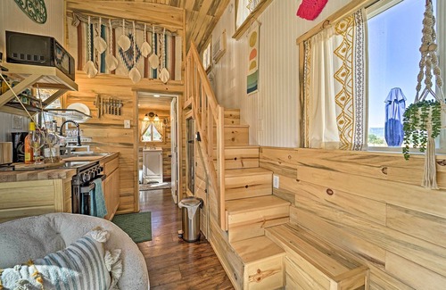 Cortez Apartamento | 'Boho Bliss' Tiny Home w/ Fireplace, Fire Pit