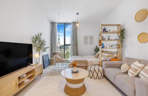 Sharjah Apartamento | Boho Bloom Studio Apartment by JK