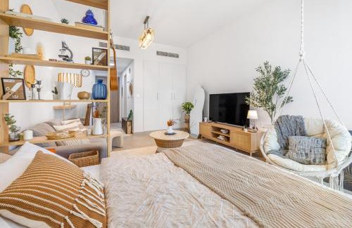 Sharjah Apartamento | Boho Bloom Studio Apartment by JK