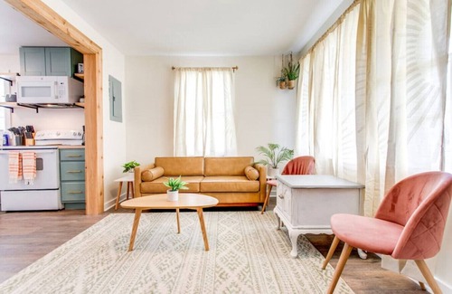 Murfreesboro Apartamento | Boho Boro 2BR near MTSU · Clean · Well Priced Stay