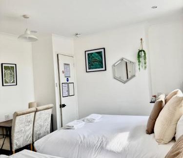 Kemptown Hotel | BoHo BreeZe Rooms